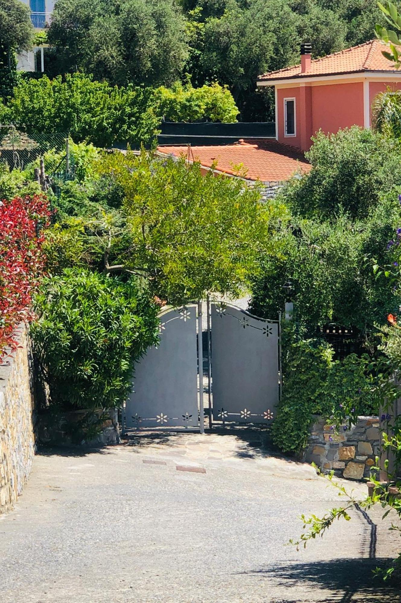 Hotel Le Jardin Sur Mer Avec Bike Et Mtb Tour à Imperia Extérieur photo